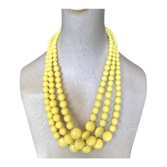 Vintage 80’s “C” Marked Triple Strand Yellow Graduated Bead Sizes Retro Necklace - Picture 1 of 9